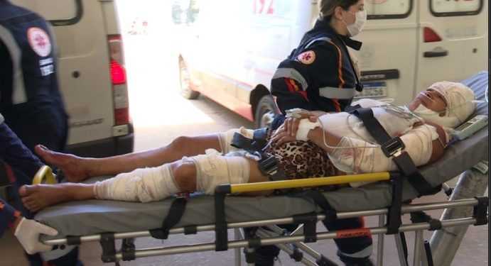 Casal é atacado por cães Rottweiler e mulher fica gravemente ferida no bairro Alto Alegre