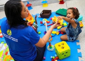 Acre sanciona três leis voltadas à saúde, educação e segurança de pessoas com TEA