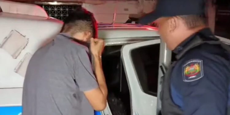 Tentativa de assalto a policial termina com suspeito baleado e preso em Rio Branco