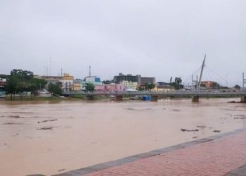 Nível do Rio Acre sobe 54 cm em 24 horas e preocupa moradores