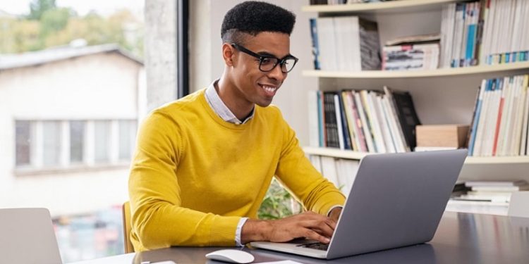 Inscrições para cursos de pós-graduação em EAD são abertas pelo Senac