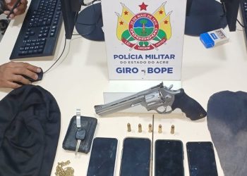 Na Cidade do Povo, quatro homens que planejavam ataque são presos e um menor é apreendido