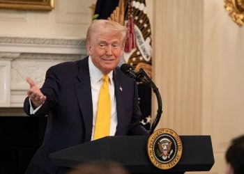 China apresenta queixa por tarifas dos EUA que entram em vigor neste sábado