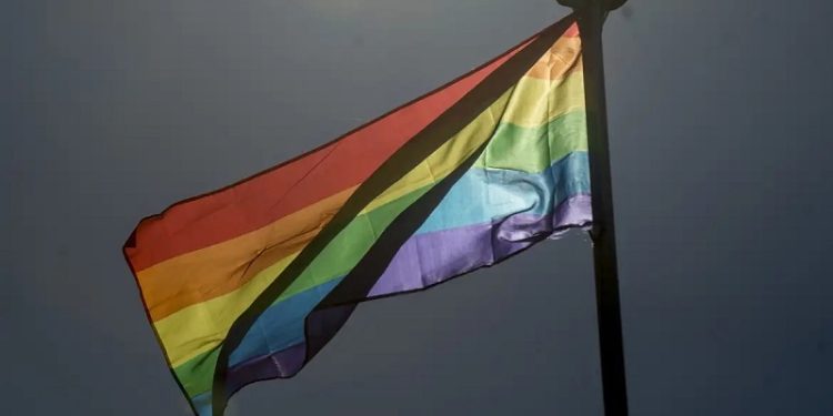 Fórum lança manifesto para ampliar inclusão de jovens LGBT+ no mercado