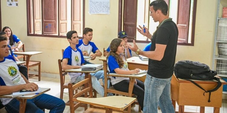 Plácido de Castro divulga resultado preliminar de processo seletivo para educação e cultura; mais de 80 candidatos foram selecionados