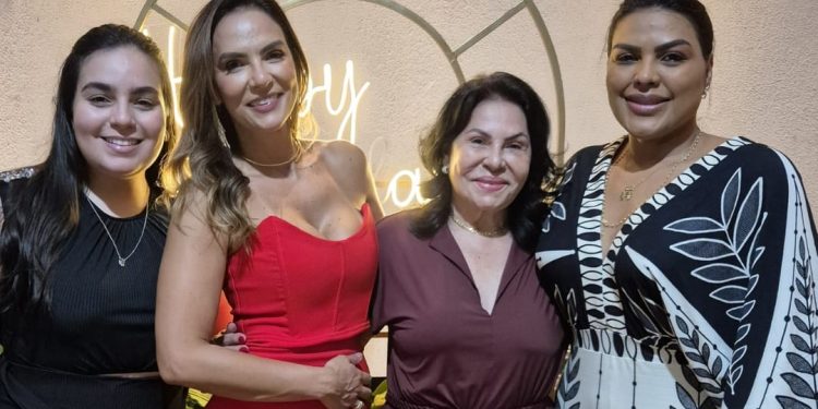 Empresária Lidiane Moraes celebra aniversário com familiares e amigos mais chegados