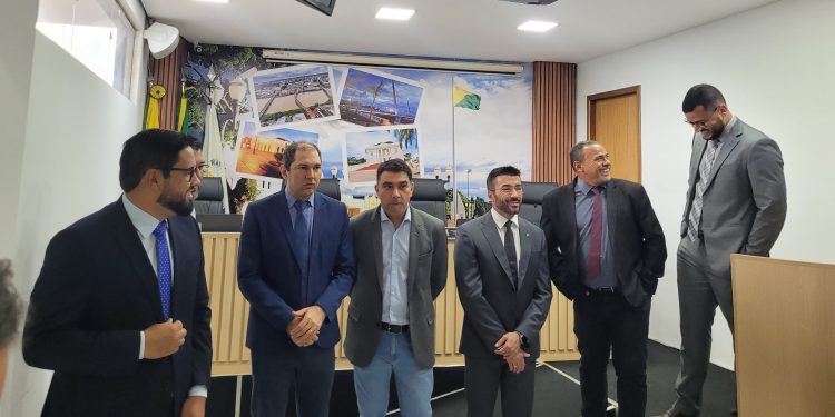 Sessão da Câmara de Rio Branco é suspensa por falta de quórum e pauta sobre acessibilidade é adiada