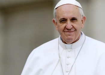 “Colocou as mulheres em locais de respeito”, diz Camelí em nota de pesar pelo falecimento do Papa Francisco