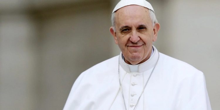 “Colocou as mulheres em locais de respeito”, diz Camelí em nota de pesar pelo falecimento do Papa Francisco