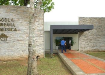 Oficina gratuita sobre autogestão na carreira musical é realizada na Escola de Música do Acre