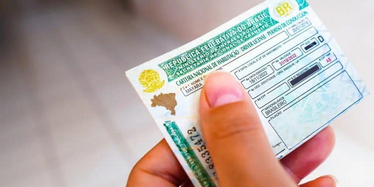 Câmara aprova uso de multas para bancar CNH a pessoas de baixa renda