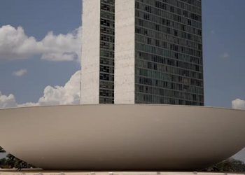 Câmara aprova aumento de pena para crime contra profissionais de saúde