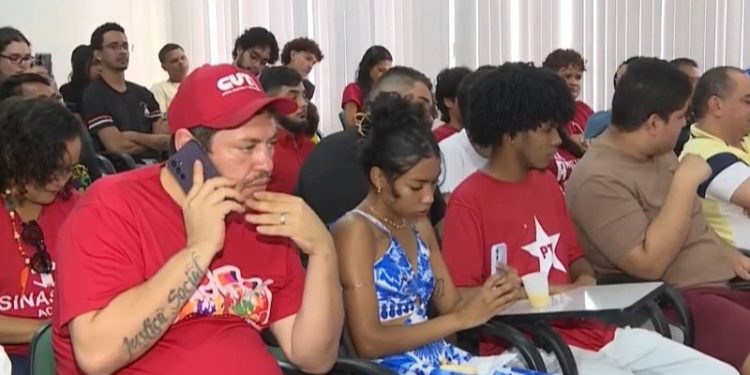 “Pela vida além do trabalho”: sindicatos discutem o fim da jornada de trabalho 6×1