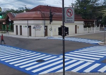 Faixas de pedestres ganham nova pintura em pontos críticos de Rio Branco