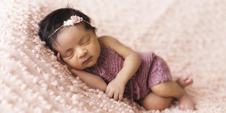 Bebês reborn: projeto quer proibir atendimento a bonecos hiper-realistas no SUS