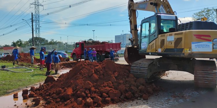 Após manutenção em adutora na BR-364, fornecimento de água volta ao normal em cinco bairros de Rio Branco