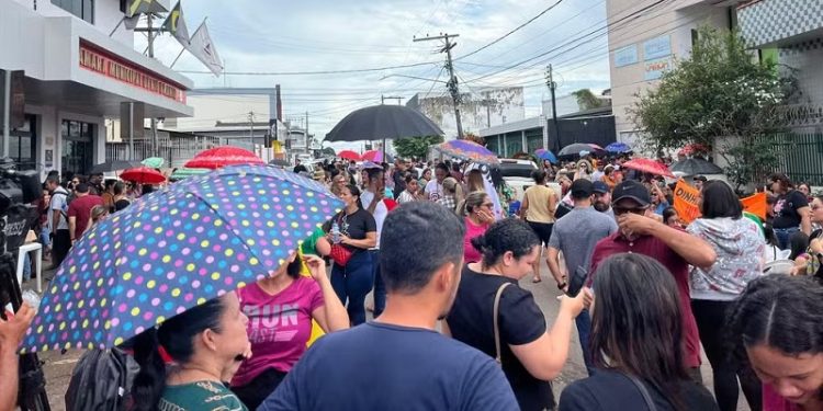 “Não tem nada pior do que uma greve sem solução”: Câmara ouve grevistas da Educação e cobra responsabilidade da prefeitura