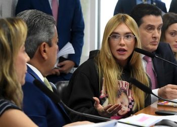 Virginia diz que ‘vai pensar’ em possibilidade de deixar de divulgar jogos de aposta