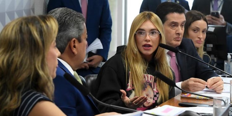 Virginia diz que ‘vai pensar’ em possibilidade de deixar de divulgar jogos de aposta