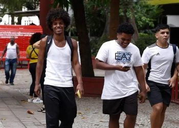 Enem 2025: prazo para pedir isenção da taxa acaba nesta sexta