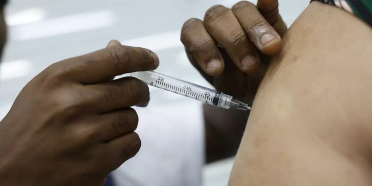 Acre entra em alerta por aumento de casos graves de gripe em idosos e crianças, aponta Fiocruz