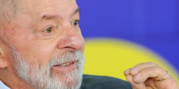 Lula defende aumento do IOF como forma de financiar gastos públicos