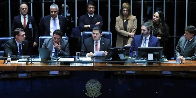 Senado aprova aumento do número de deputados federais para 531