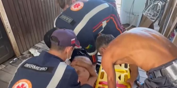 Tentativa de homicídio com tesoura deixa homem ferido no bairro Papoco