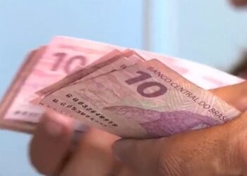 Acre tem mais pessoas recebendo Bolsa Família do que trabalhadores com carteira assinada