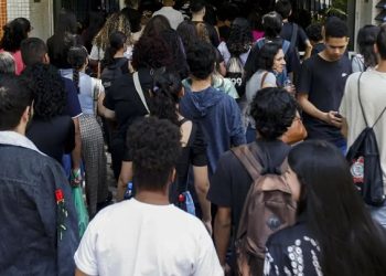 Lula sanciona lei que amplia para 30% cotas para negros em concursos