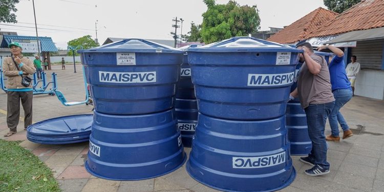Água para todos: Saerb distribui caixas d’água para famílias de baixa renda em Rio Branco