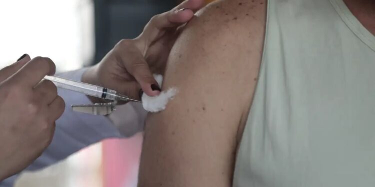 Acre registra primeiros sinais de queda em casos de síndrome respiratória, mas níveis seguem elevados