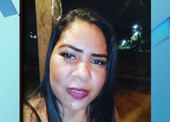 Mulher é encontrada morta entre camas em casa vazia e marcas no corpo levantam suspeitas
