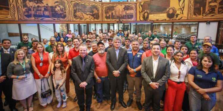 Ano Internacional das Cooperativas é celebrado em sessão solene na Assembleia Legislativa do Acre