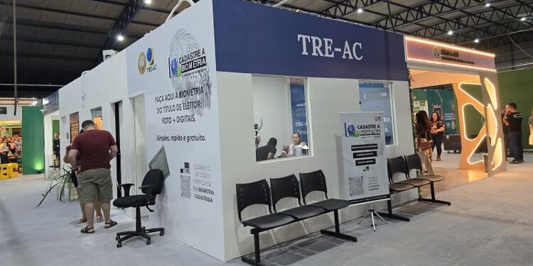 Biometria, emissão de títulos e transferências: TRE oferece serviços eleitorais na Expoacre 2025