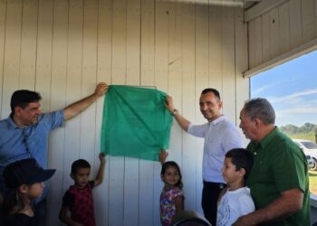 Após repercussão nacional, alunos da escola que funcionava em curral no Bujari recebem nova sede com estrutura digna