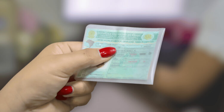 Acre institui CNH Social para mulheres vítimas de violência doméstica