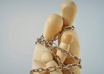 Quando o amor vira prisão: como identificar e superar a dependência emocional