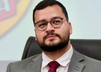 Projeto de lei propõe gratuidade no estacionamento para consumidores em Rio Branco