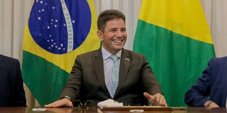 Aprovação de Gladson Camelí ultrapassa 60%, aponta pesquisa Real Time Big Data