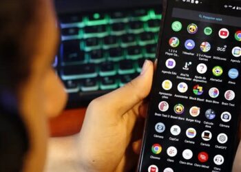 Câmara aprova urgência de projeto que combate adultização nas redes