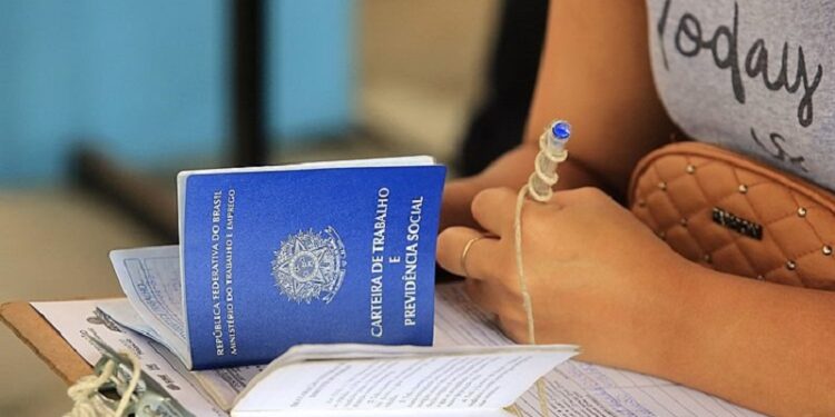 Oportunidade de emprego com Sine Acre; 92 vagas para nível médio e fundamental