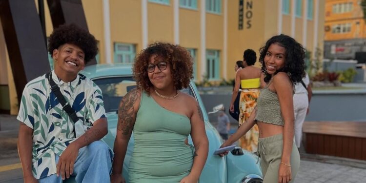 Acreanos levam poesia falada à competição nacional em São Paulo