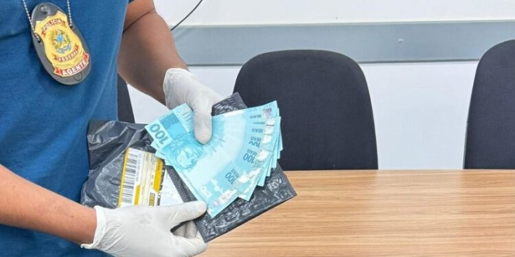 Homem é preso em flagrante por recebimento de cédulas falsas no Acre