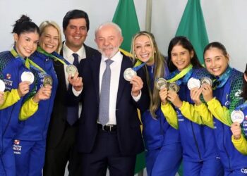 Lula anuncia criação de universidade dos esportes