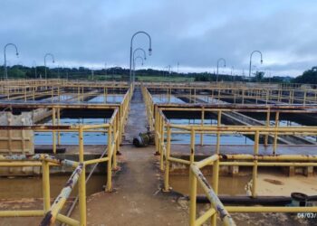 Vazamentos constantes na rede de abastecimento deixam vários bairros de Rio Branco sem água