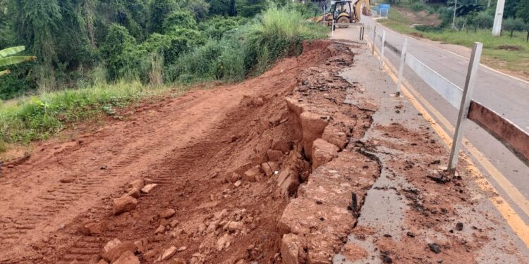 Sem previsão de início, prefeitura de Rio Branco e Deracre anunciam parceria para recuperar estrada do Quixadá