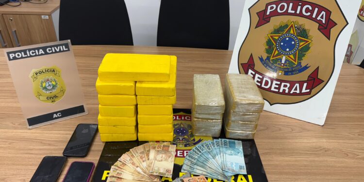 Três mulheres sãos presas com 21 kg de drogas em operação da Polícia Federal e Polícia Civil em Brasiléia