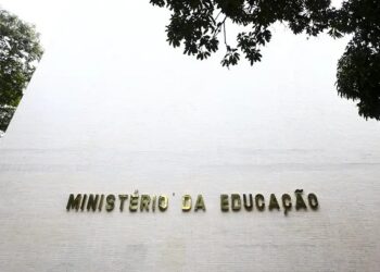 Sai lista de cursos superiores semipresenciais autorizados pelo MEC