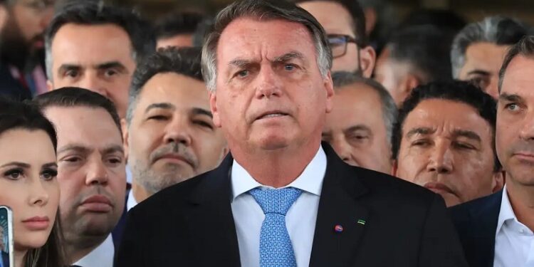 Trama golpista: STF inicia julgamento de Bolsonaro e mais sete aliados